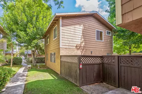 250 E Howard St, Pasadena, CA 91104 photo 16