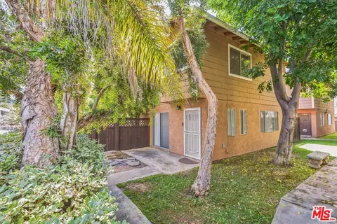 250 E Howard St, Pasadena, CA 91104 photo 2