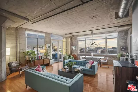 825 E 4th St #506, Los Angeles, CA 90013