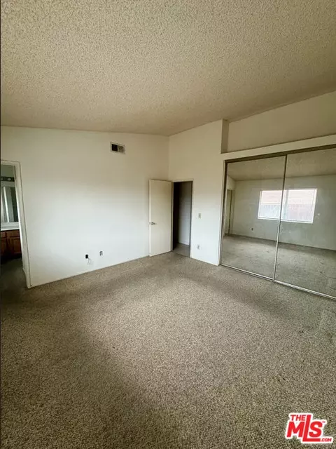 2425 W Buena Vista Dr, Rialto, CA 92377 photo 11