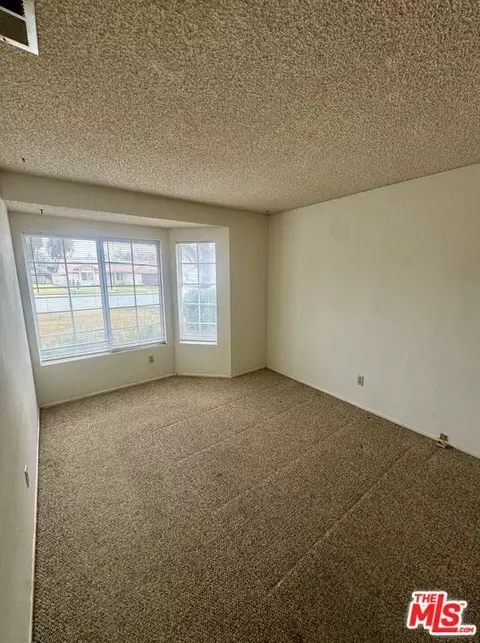 2425 W Buena Vista Dr, Rialto, CA 92377 photo 9