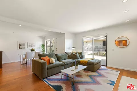 1942 Grace Ave #111, Los Angeles, CA 90068
