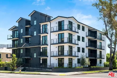 10352 Riverside Dr #303, Toluca Lake, CA 91602