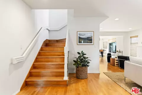 Entry Way - 2425 Frey Ave, Venice, CA 90291 photo 1 of 1