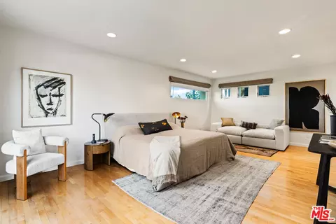 Bedroom - 2425 Frey Ave, Venice, CA 90291 photo 2 of 7