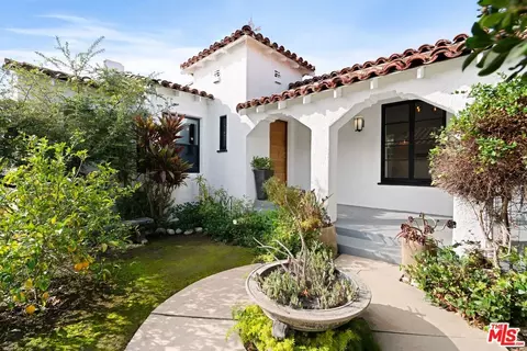 924 Harvard St, Santa Monica, CA 90403