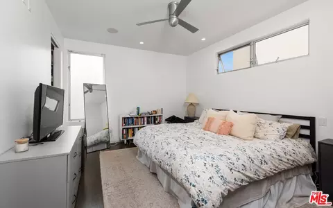 Bedroom - 705 Sunset Ave, Venice, CA 90291 photo 1 of 3