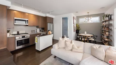 Other - 705 Sunset Ave, Venice, CA 90291 photo 3 of 11