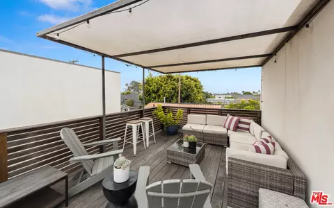 Exterior - 705 Sunset Ave, Venice, CA 90291 photo 6 of 11
