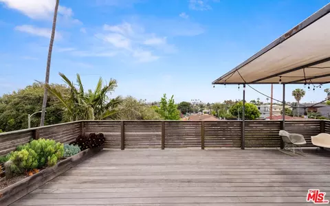 Exterior - 705 Sunset Ave, Venice, CA 90291 photo 5 of 11