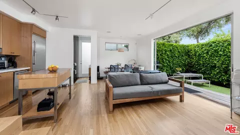Other - 705 Sunset Ave, Venice, CA 90291 photo 1 of 11