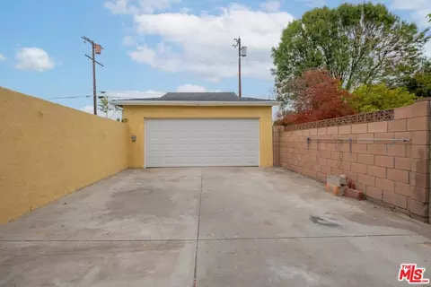 18925 Hart St, Reseda, CA 91335 photo 3