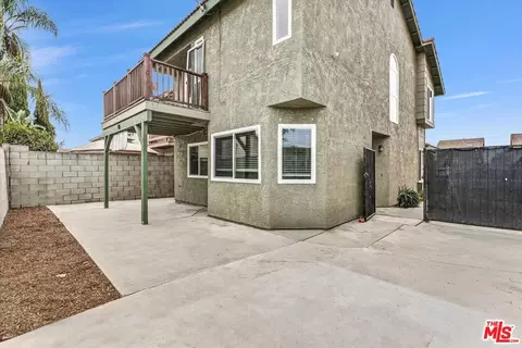 Exterior - 706 Anzac Cir, Compton, CA 90220 photo 4 of 5