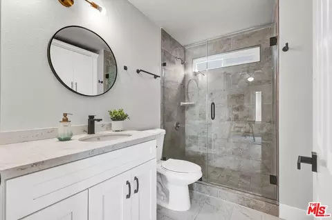 Bath - 706 Anzac Cir, Compton, CA 90220 photo 1 of 2