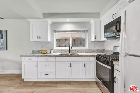 Kitchen - 706 Anzac Cir, Compton, CA 90220 photo 2 of 2