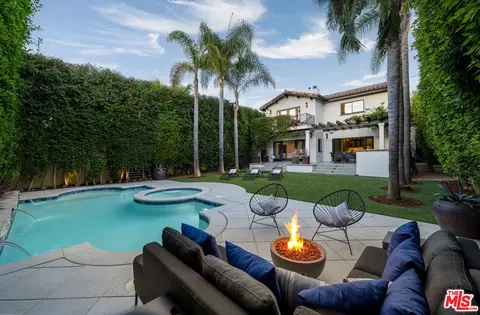 817 N Orange Dr, Los Angeles, CA 90038