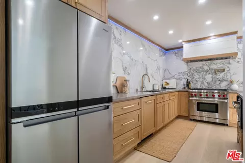 1422 19th St #D, Santa Monica, CA 90404