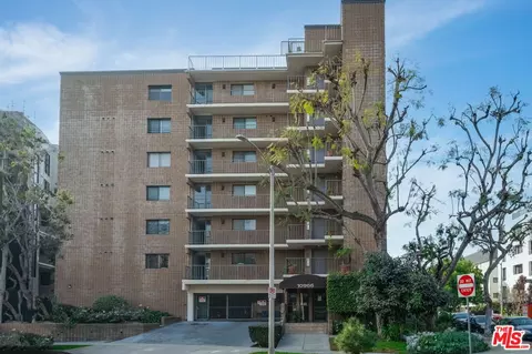 10966 Rochester Ave #4C, Los Angeles, CA 90024