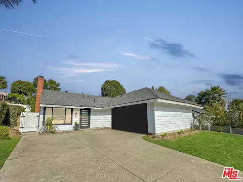 25831 S Tree Top Rd, Laguna Hills, CA 92653