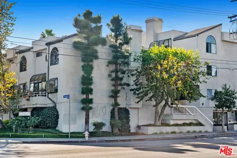 17800 Burbank Blvd #201, Encino, CA 91316