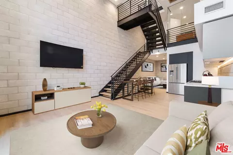 3450 Cahuenga Blvd #411, Los Angeles, CA 90068