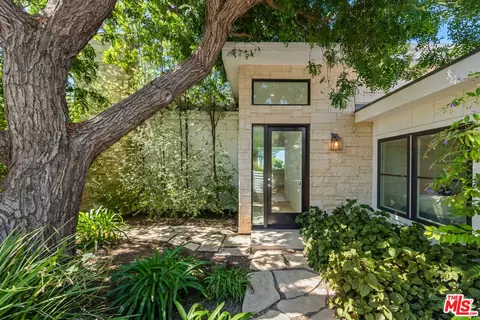 30060 Harvester Rd, Malibu, CA 90265