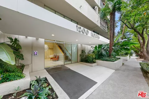 1200 N Flores St #205, West Hollywood, CA 90069