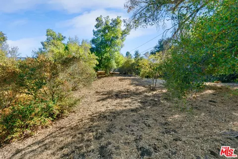 614 Reithe Ave, Calabasas, CA 91302 photo 2