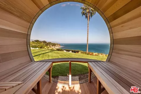 View/Area - 29130 Cliffside Dr, Malibu, CA 90265 photo 3 of 7