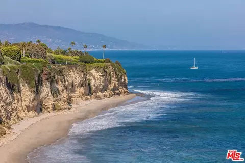 View/Area - 29130 Cliffside Dr, Malibu, CA 90265 photo 2 of 7