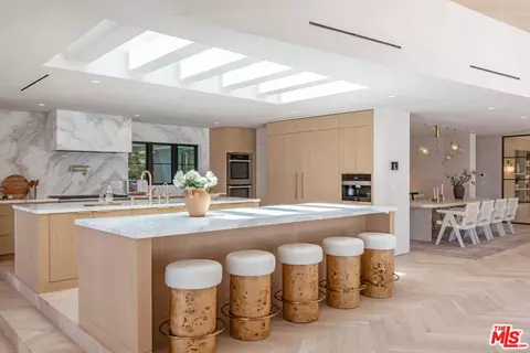 Kitchen - 29130 Cliffside Dr, Malibu, CA 90265 photo 4 of 5