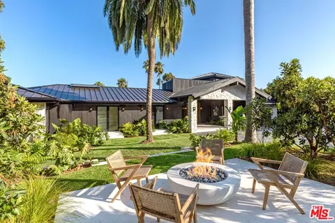 Exterior - 29130 Cliffside Dr, Malibu, CA 90265 photo 1 of 7