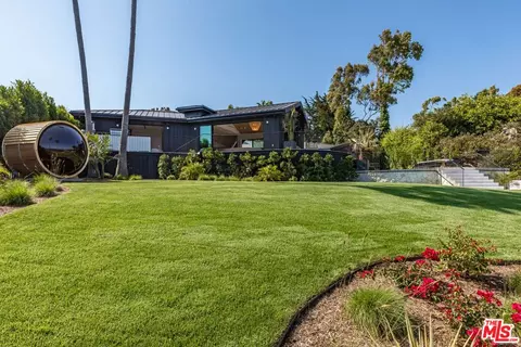 Exterior - 29130 Cliffside Dr, Malibu, CA 90265 photo 7 of 7