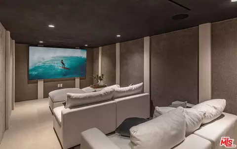 Bedroom - 29130 Cliffside Dr, Malibu, CA 90265 photo 5 of 7