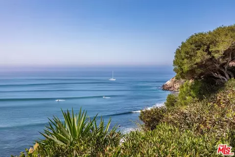 View/Area - 29130 Cliffside Dr, Malibu, CA 90265 photo 5 of 7