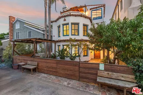 468 31st St, Manhattan Beach, CA 90266