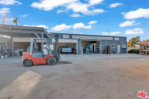 38755 6th St, Palmdale, CA 93550