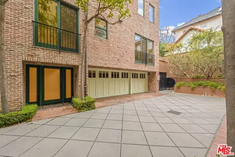 2323 S Beverly Glen Blvd #1, Los Angeles, CA 90064
