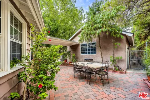 4500 White Oak Pl, Encino, CA 91316