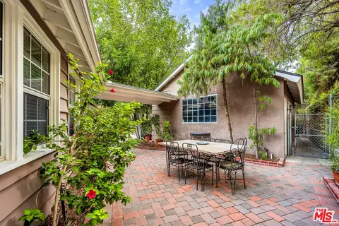 4500 White Oak Pl, Encino, CA 91316
