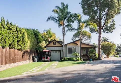 153 Paradise Cove Rd, Malibu, CA 90265