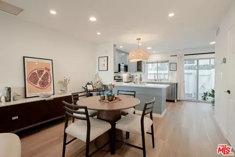 4558 Willis Ave #121, Sherman Oaks, CA 91403