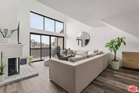 8180 Manitoba St #313, Playa Del Rey, CA 90293