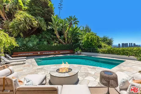1070 N Hillcrest Rd, Beverly Hills, CA 90210