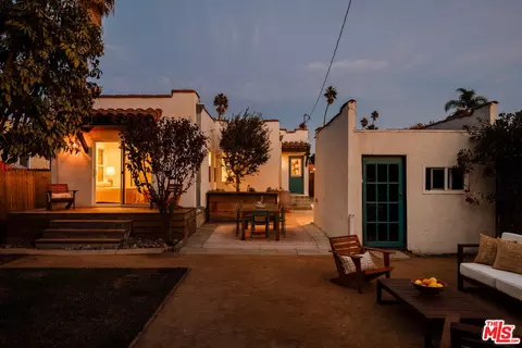 3035 10th Ave, Los Angeles, CA 90018