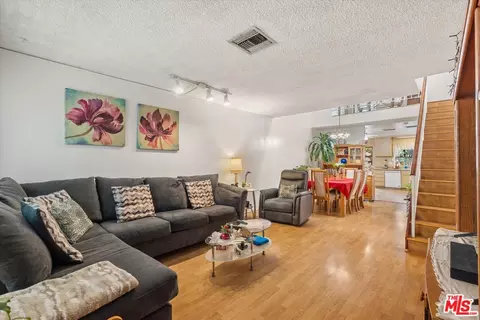 7300 Lennox Ave #C10, Van Nuys, CA 91405