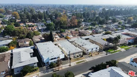 7460 Canby Ave, Reseda, CA 91335 photo 4