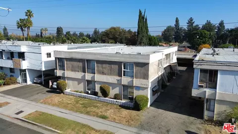 7460 Canby Ave, Reseda, CA 91335 photo 3