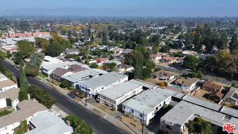 7460 Canby Ave, Reseda, CA 91335 photo 5
