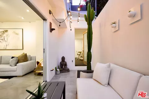 909 Grant St #2, Santa Monica, CA 90405